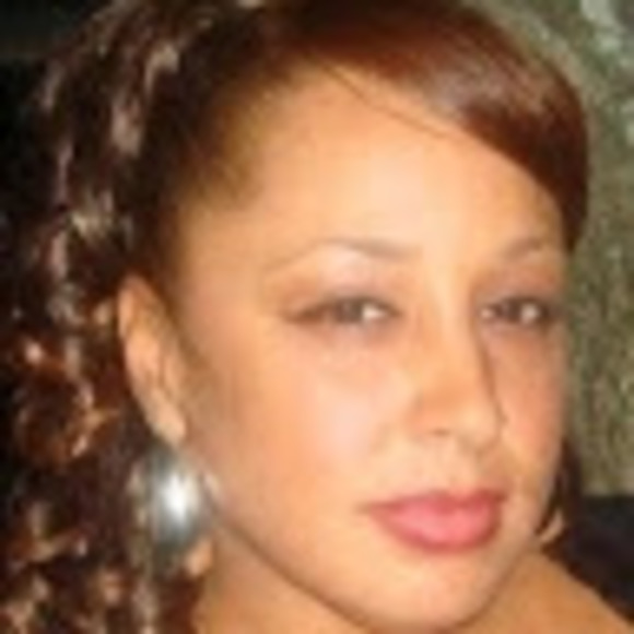 Profile Picture of Yvette Corchado (@evesricanrum) on Poshmark