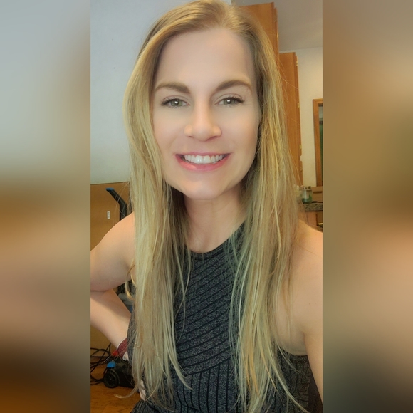 Profile Picture of Melissa Marciniec (@mnm24rs) on Poshmark