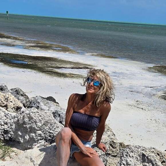 Profile Picture of Laura Rosengren (@lmdrosen2022) on Poshmark