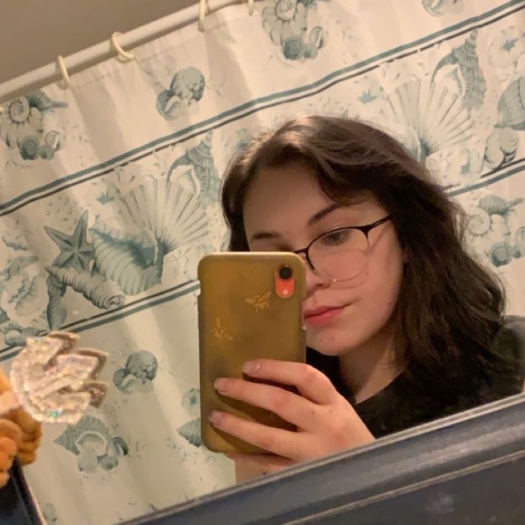 Profile Picture of Jessica Malmquist (@jpaige721) on Poshmark