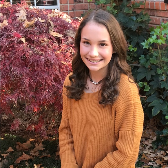 Profile Picture of Ellison Davis (@ellisondavis) on Poshmark