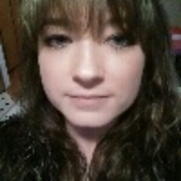 Profile Picture of Carrie Campbell (@mimzy406) on Poshmark