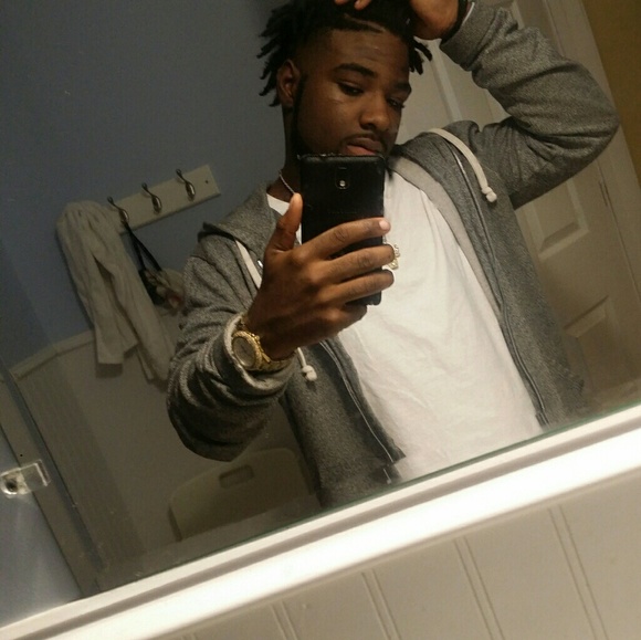 Profile Picture of Joe Brown (@buffalo1050) on Poshmark