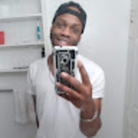 Profile Picture of Roy Jr (@kendollynd) on Poshmark