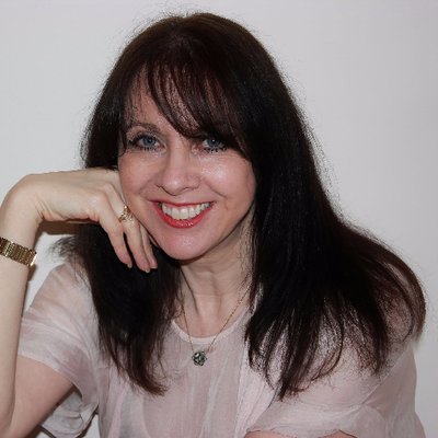 Profile Picture of Renée Wallen (@PlainEnglish999) on Twitter