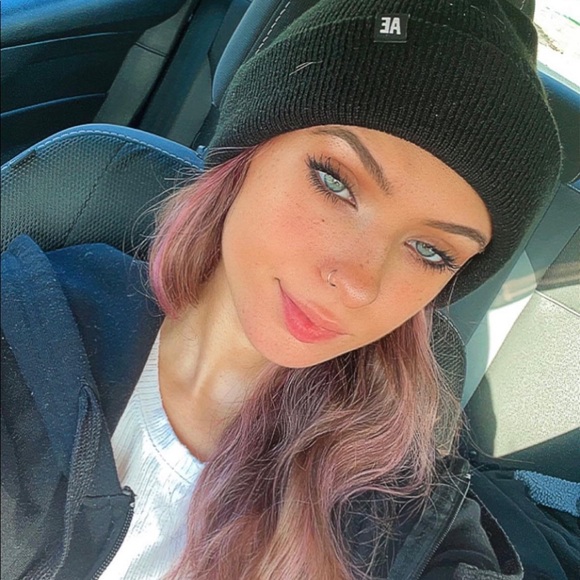 Profile Picture of Mackenzie Duffy (@missmack422) on Poshmark