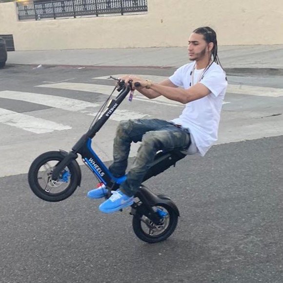 Profile Picture of Vimael Troncoso (@vimael_the_best) on Poshmark