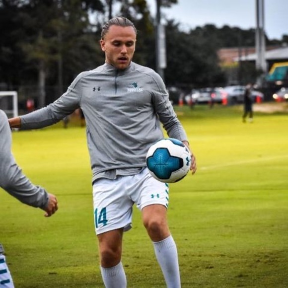 Profile Picture of Archie Filliter (@archiefilliter) on Poshmark