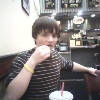 Profile Picture of Evan Shay (@erizzles) on Twitter