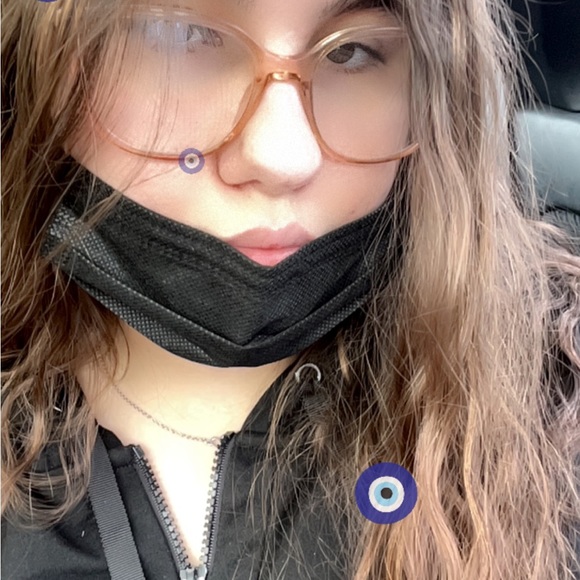 Profile Picture of Emma Hamryszak (@emmahamryszak) on Poshmark