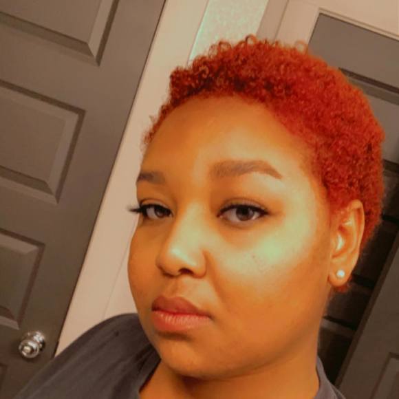 Profile Picture of Dionne Penns (@dionne26) on Poshmark