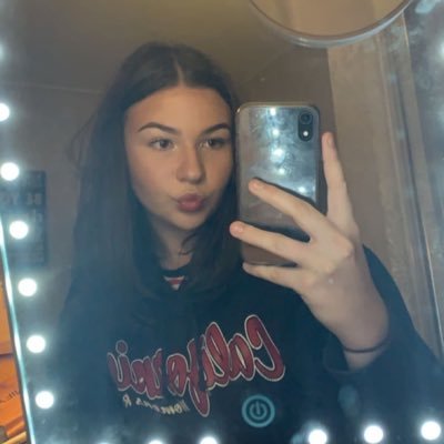 Profile Picture of Victoria Scott (@vikkiscott03) on Twitter
