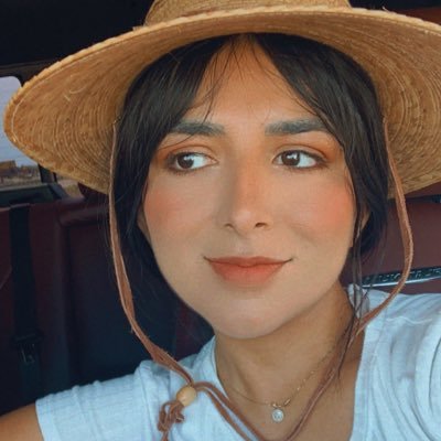 Profile Picture of Anna Go (@annago77) on Twitter