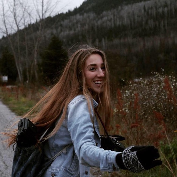 Profile Picture of Megan Fowler (@meganfowler474) on Poshmark