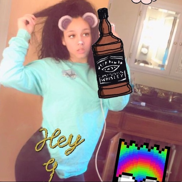 Profile Picture of Nevaeh -lee Holck (@nevaeh1532) on Poshmark