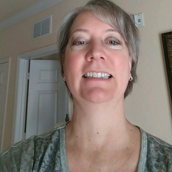 Profile Picture of Nancy Noaker (@nnoaker) on Poshmark