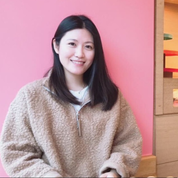 Profile Picture of Hyun Eom (@hunyjoo43) on Poshmark