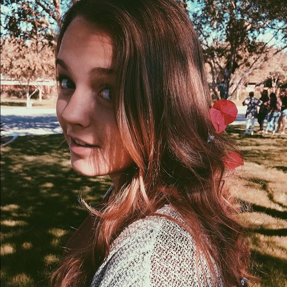 Profile Picture of Cassidy Bates (@cassidilla_) on Poshmark