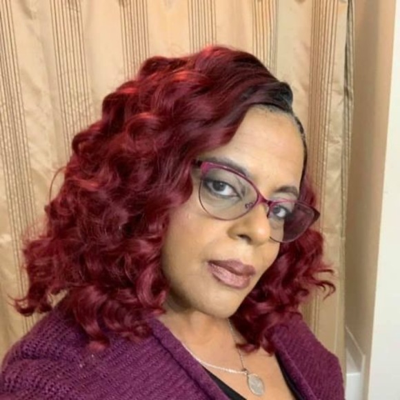Profile Picture of Arica Freeman (@aricafreeman) on Poshmark