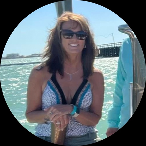 Profile Picture of Chris Robinett (@crobinett23) on Poshmark