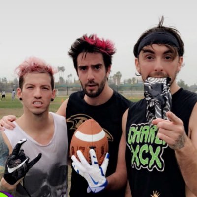 Profile Picture of :) (@Bella_Cordova_) on Twitter