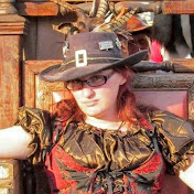 Profile Picture of ArtemisQuinn13 (@LadyVoodooDoll) on Youtube