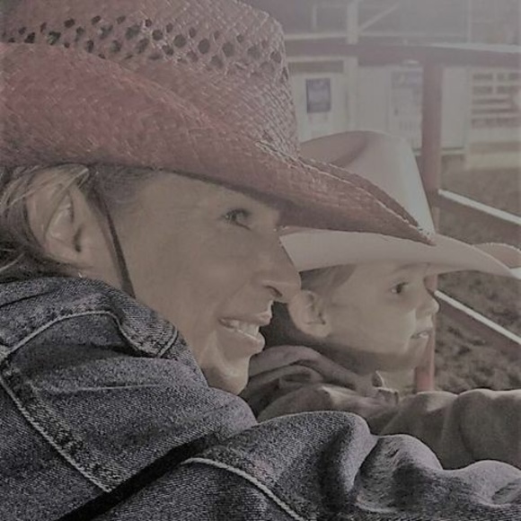 Profile Picture of Deborah Dashnaw (@teachmeged) on Poshmark