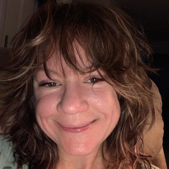 Profile Picture of Stephanie Shaffer (@stephszasha61) on Poshmark