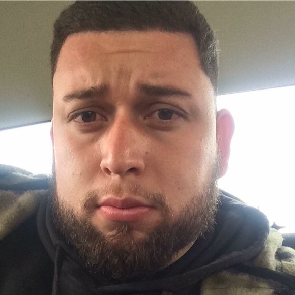 Profile Picture of Carlos Pelayo (@carlospelayo) on Poshmark