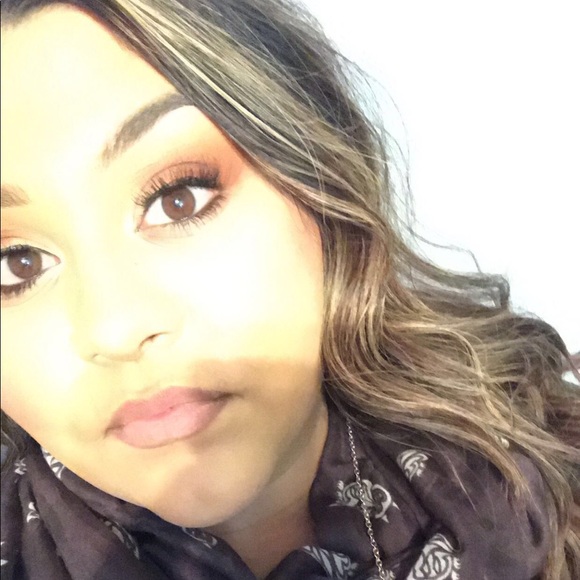 Profile Picture of Janet Renteria (@janet2625) on Poshmark