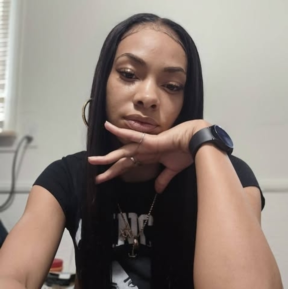 Profile Picture of Happilyme Bri (@gdg946643) on Poshmark