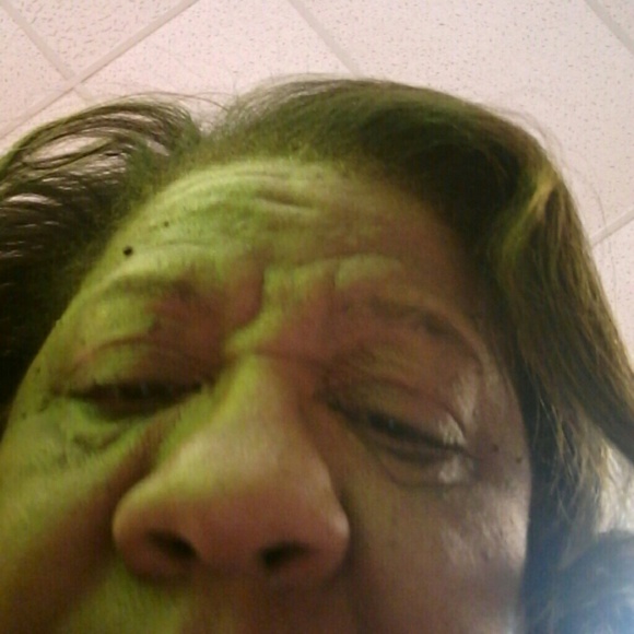 Profile Picture of Verna Chivers (@jackren) on Poshmark