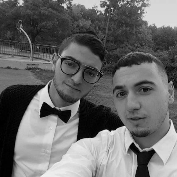 Profile Picture of Aaron Azeroual (@azeroualaaron) on Poshmark