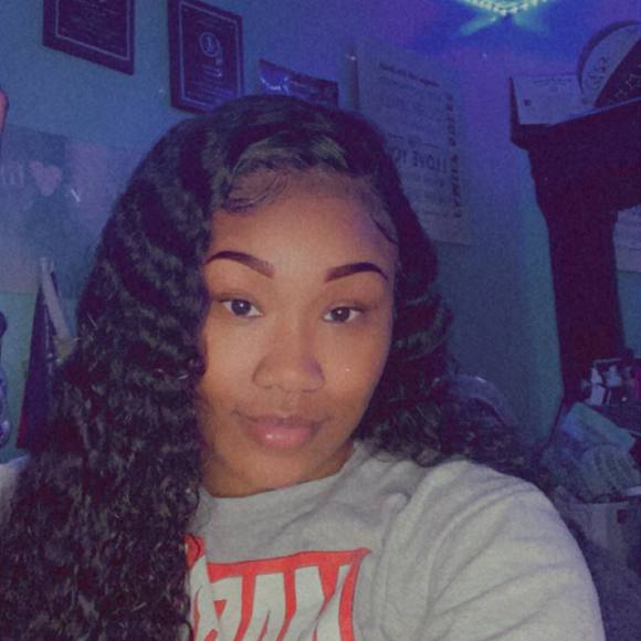 Profile Picture of Shanece Alexandria (@shanecea) on Poshmark