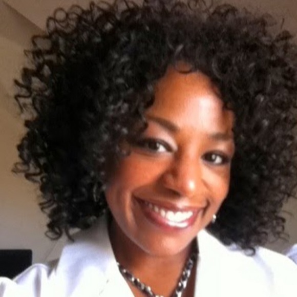 Profile Picture of Devonia Eppright (@devoniae) on Poshmark