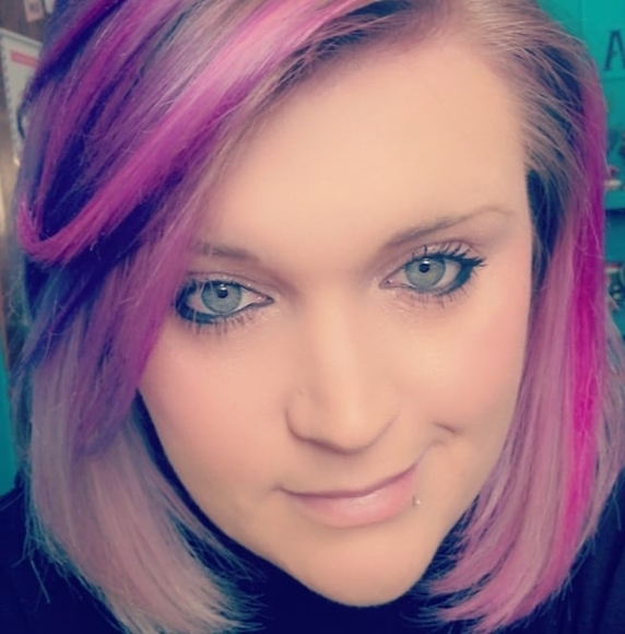 Profile Picture of Lacey Corum (@irelynnlacey) on Poshmark