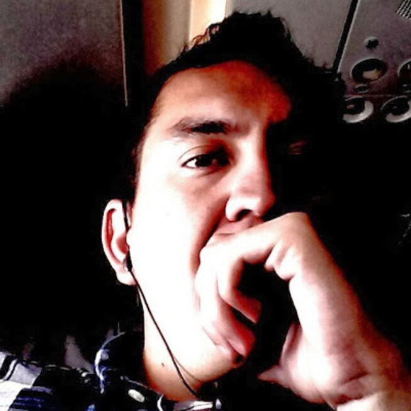 Profile Picture of Carlos Naranjo (@cnaranjo2362) on Poshmark