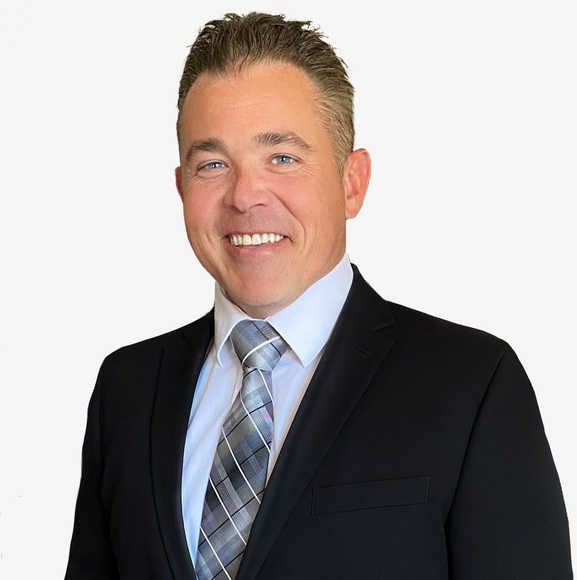 Profile Picture of Dave Santello (@davidsantello) on Poshmark