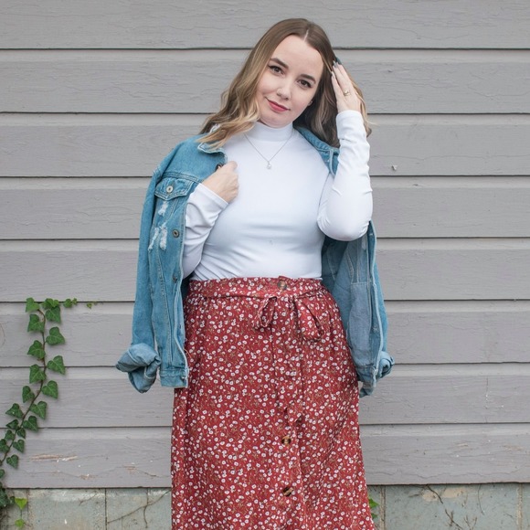Profile Picture of Jessica Trivett (@jtriv) on Poshmark