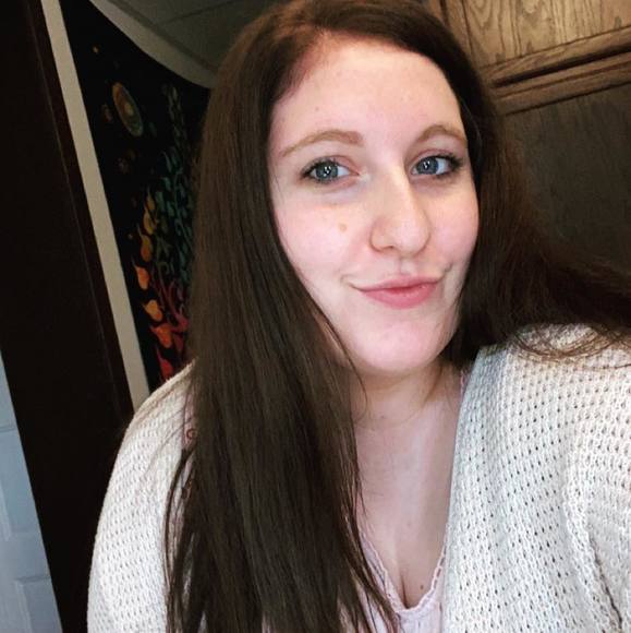 Profile Picture of Danielle Havlicek (@havlicekda) on Poshmark