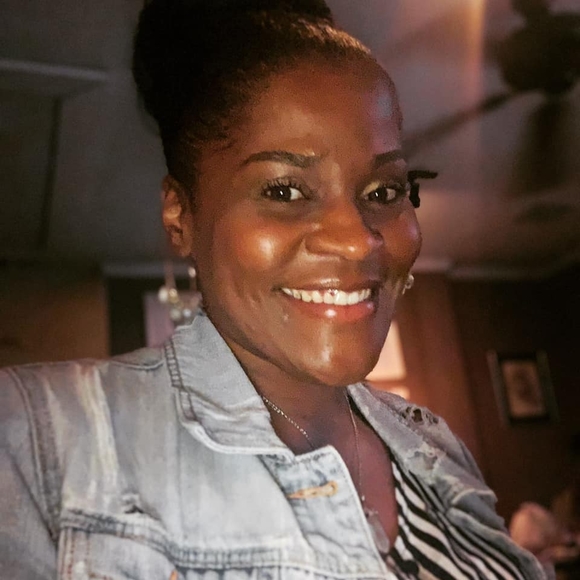 Profile Picture of Marsha Perry (@ohsobrady) on Poshmark