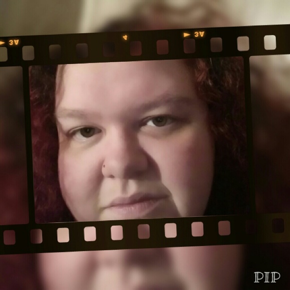 Profile Picture of Amanda Close (@ajcdbc) on Poshmark