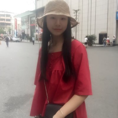Profile Picture of Chloetang (@ChloeTang211) on Twitter