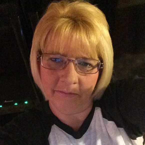 Profile Picture of Joetta Davis (@davisangems05) on Poshmark