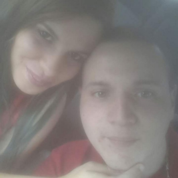 Profile Picture of Liz Quiles (@lizjquiles22) on Poshmark