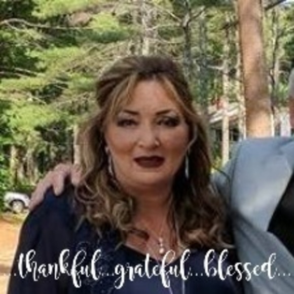 Profile Picture of Tammy Devlin (@tammy_devlin) on Poshmark