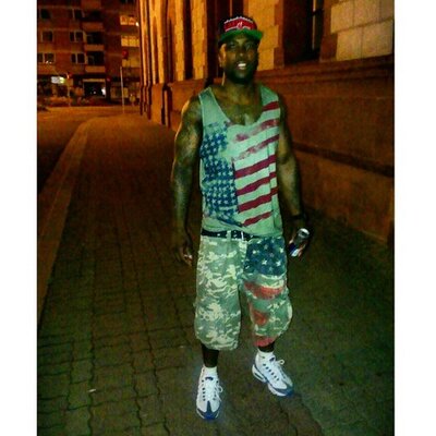 Profile Picture of Lawrence P (@eL_Postell7) on Twitter