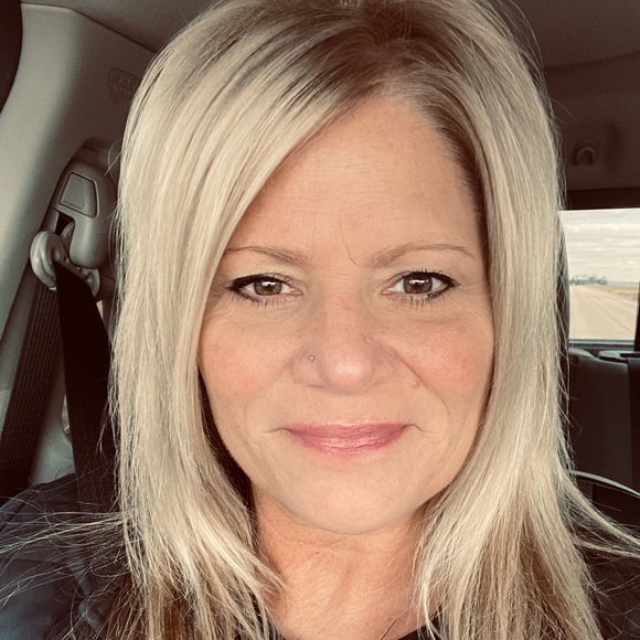 Profile Picture of Erica Derochea (@ericad72) on Poshmark
