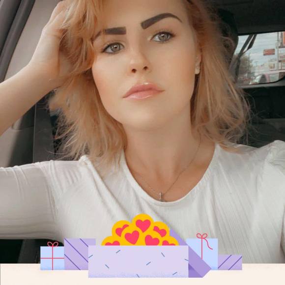Profile Picture of Jillian Glyder (@jillianglyder) on Poshmark