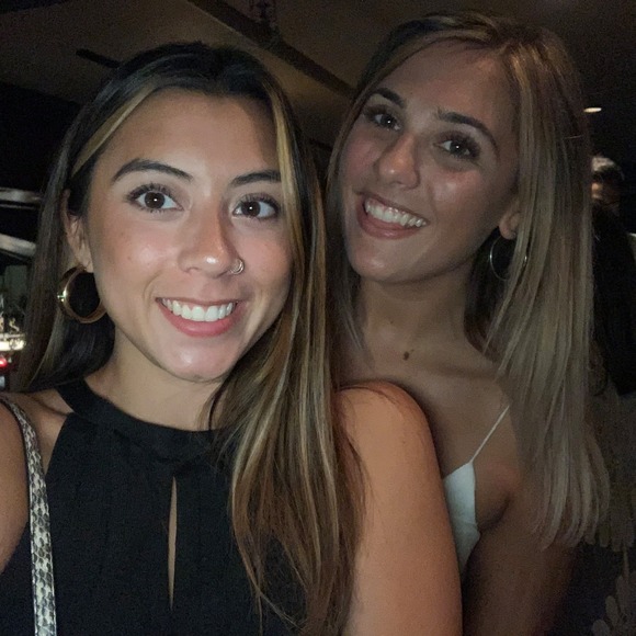 Profile Picture of Tori Pignato (@vpignato9) on Poshmark